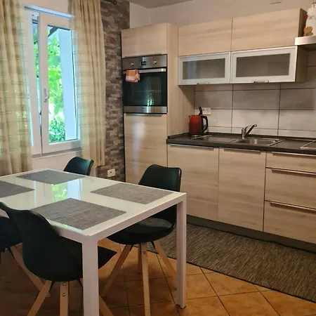 Apartment Dana *